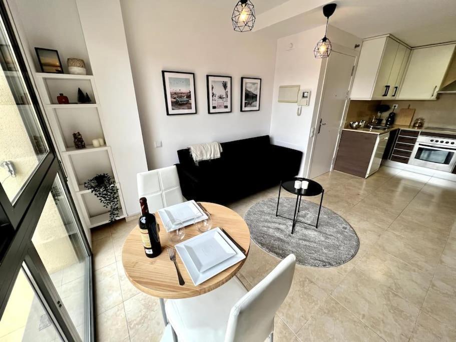 Acogedor Apartamento Entero Terrassa Exterior foto